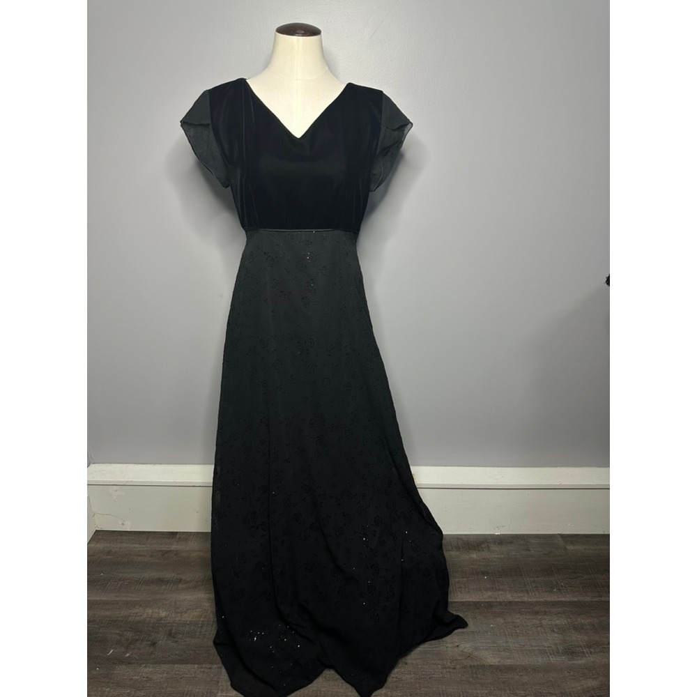 Vintage Formal Fashions Black Velvet Floral Maxi Dress Gown Size 8 Made in USA